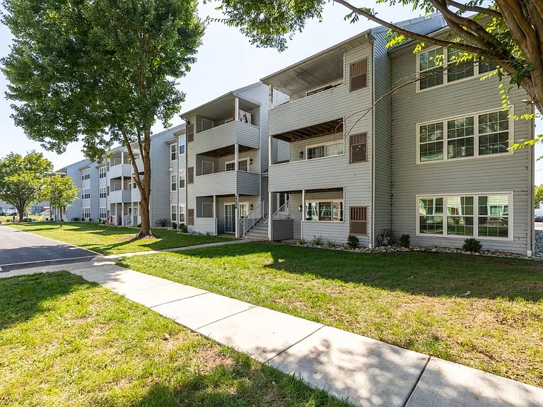 Cannon and Westover Apartment Homes — Photo 29