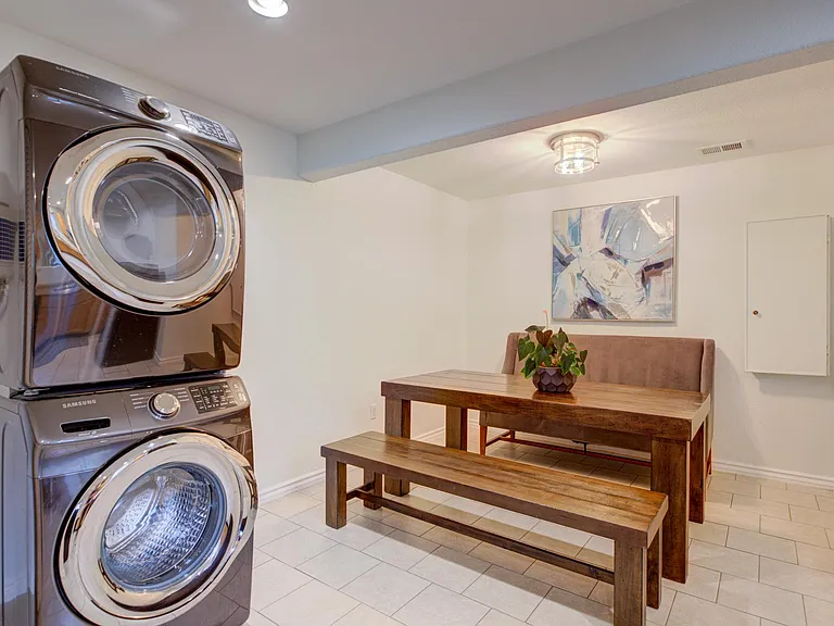 4411 Fillmore St — Photo 4