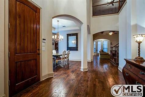 4th image of 7033 Belcrest Dr