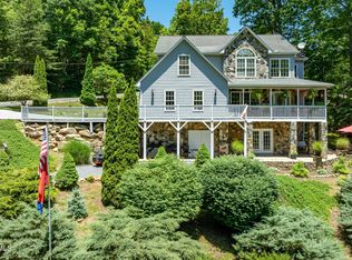 122 White Pine Rd, Hampton, TN 37658