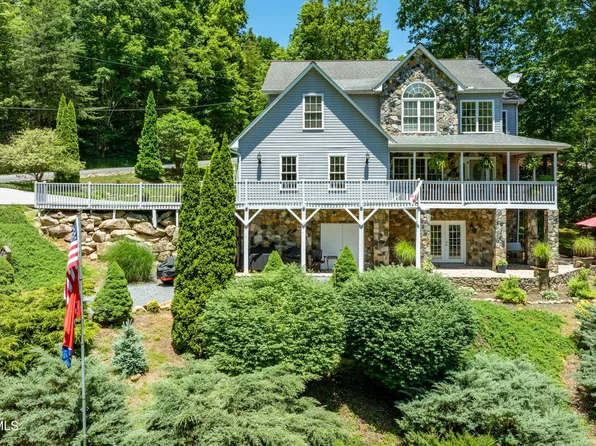 122 White Pine Rd, Hampton, TN 37658