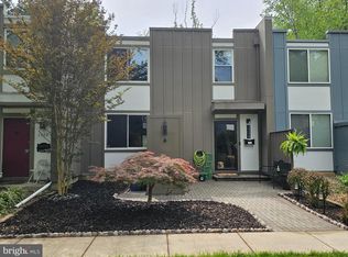 11170 Forest Edge Dr, Reston, VA 20190