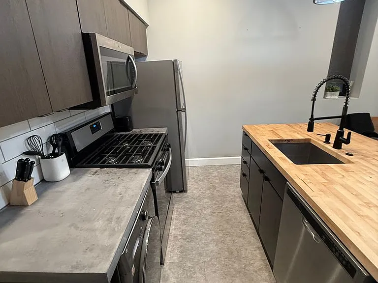 305 N Alaska St — Photo 8