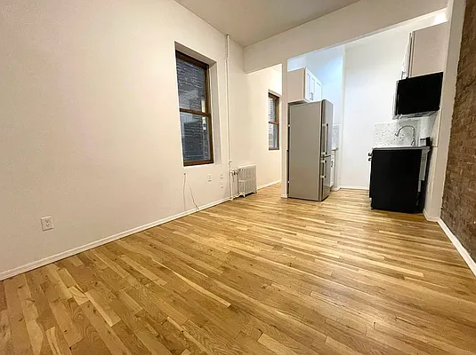 Rented by J PRESTON AND ASSOCIATES INC | media 8