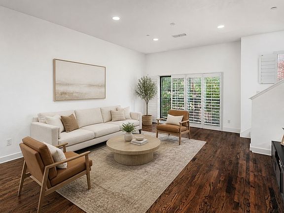 5th image of 2411 N Hall St APT 38