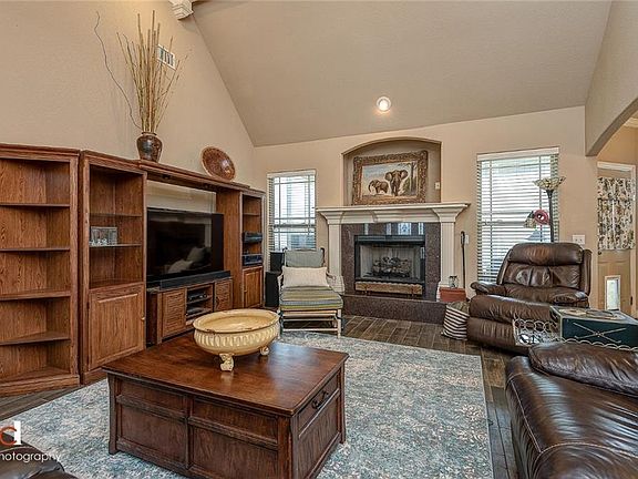 3rd image of 11245 Bear Dr