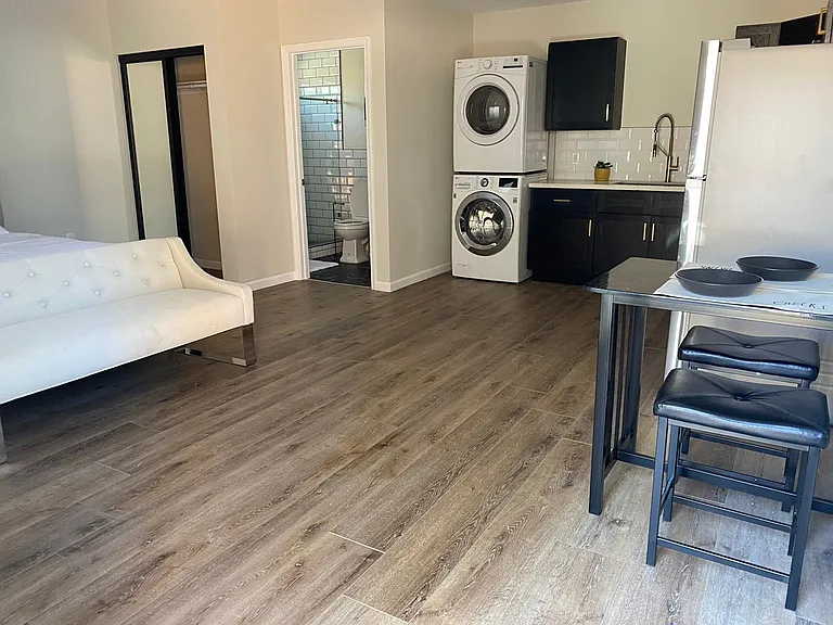 6952 Tampa Ave — Photo 5
