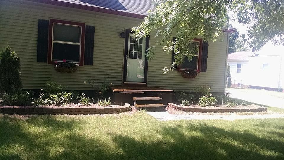 1st image of 46631 Ayres Ave