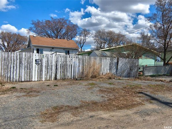 952 Wallace STREET, Regina, SK S4N 3Y5