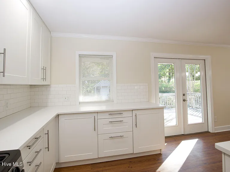 345 E New Hampshire Ave — Photo 20
