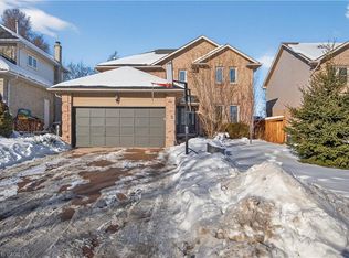 5 Giffin Rd, Hamilton, ON L9H 6S1