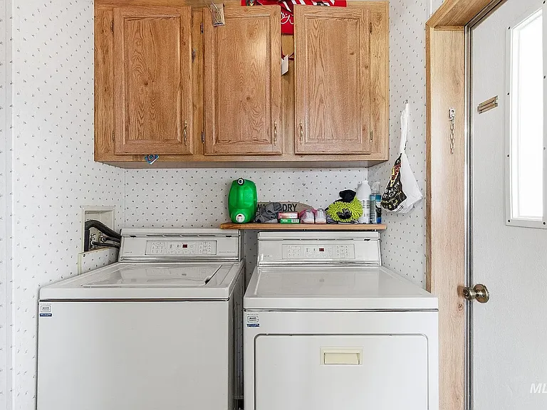 28650 Old Highway 30 — Photo 11