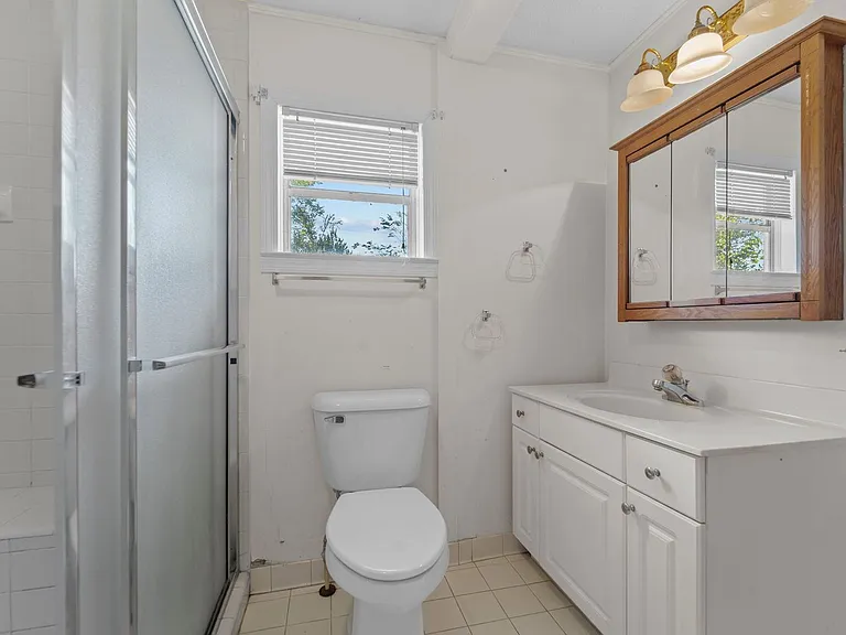307 E F St — Photo 9
