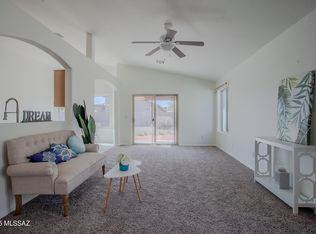 7871 W Sacramento Hill Dr, Tucson, AZ 85743