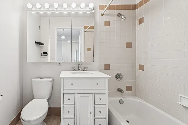 Sold by Modern Spaces | media 12