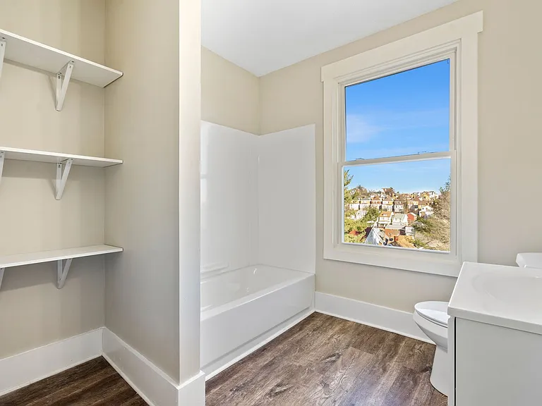329 Quincy Ave — Photo 19