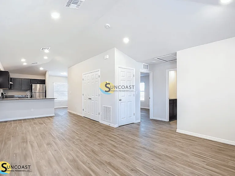 27078 Adams St — Photo 1