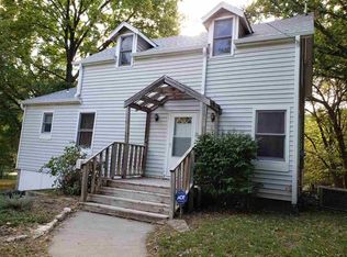 1317 3rd St, Clay Center, KS 67432