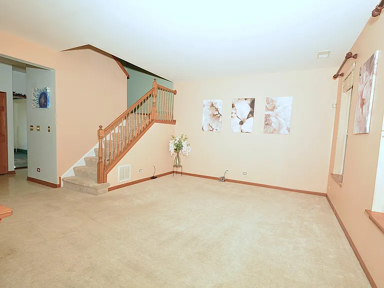 2460 Georgetown Cir — Photo 4