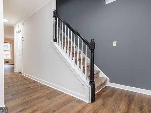 5th image of 1354 Sheffield Glen Way