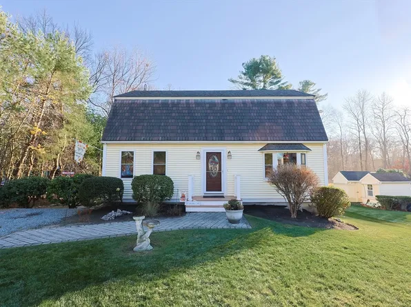 79 Archer St, Wrentham, MA 02093