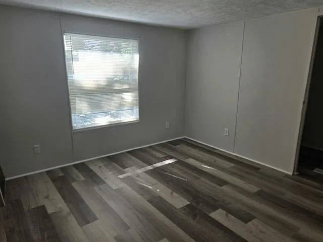 3 bed, 2.0 bath, 924 sqft, $1,895 — Photo 4
