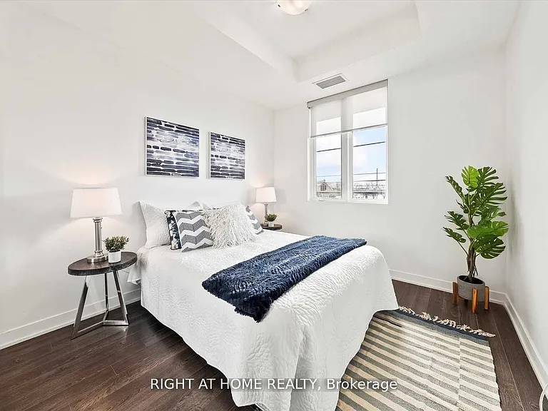 3560 Saint Clair Ave E #217 — Photo 9