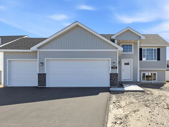 1316 Woods Rd NE, Isanti, MN 55040