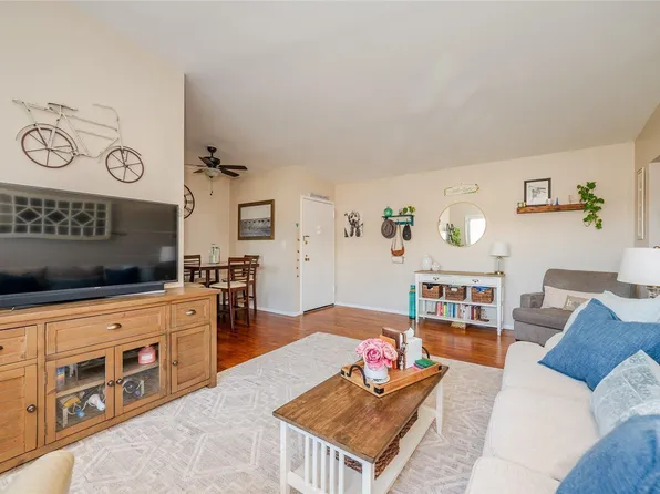 4 Rose Street #7H2, Oceanside, NY 11572