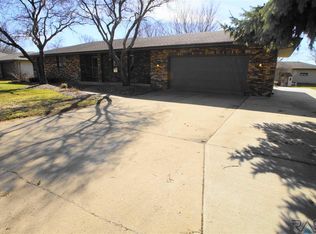 401 E Beechnut St, Brandon, SD 57005