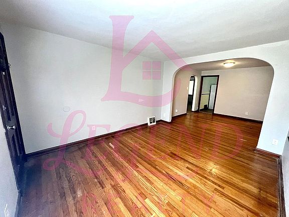 3rd image of 7505 Rowles Ave