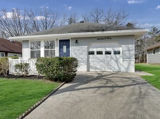 1605 Mount Everest Ln, Toms River, NJ 08753