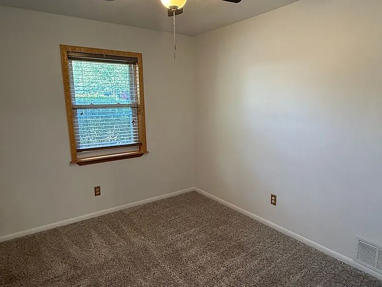 1001 Traci Dr — Photo 10