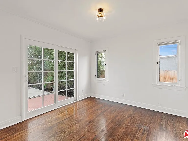 228 Rennie Ave — Photo 22