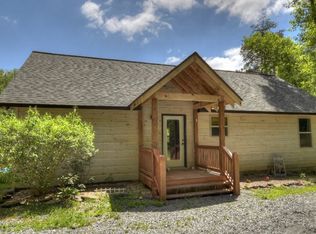 257 Evergreen Ln, Mineral Bluff, GA 30559