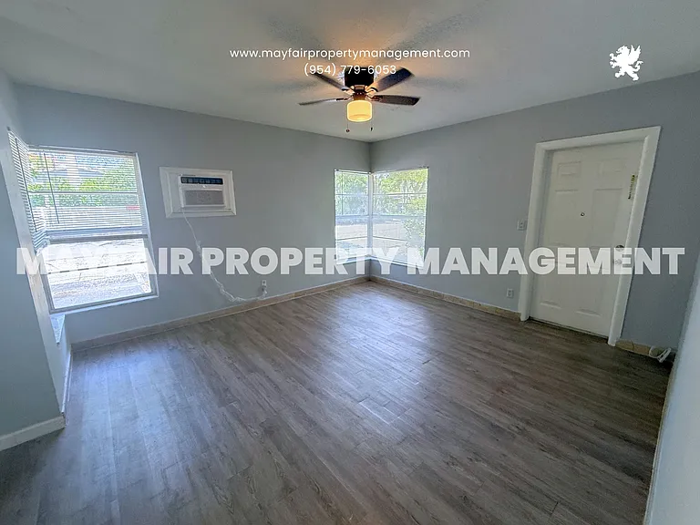643 NE 17th Ter — Photo 4