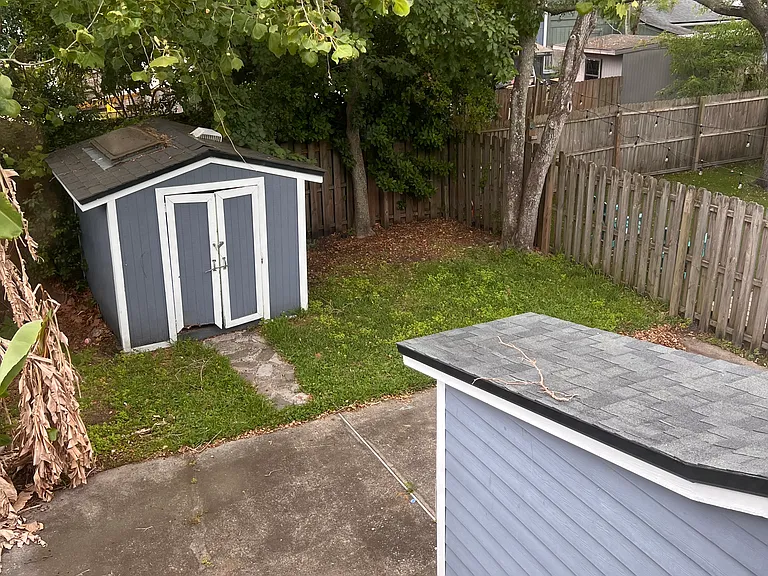 627 Aquatic Dr — Photo 17