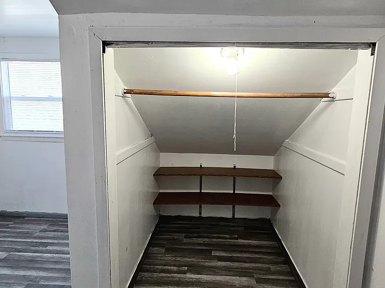1123 Edmund Ave — Photo 12