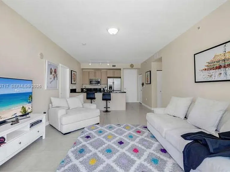 1111 SW 1st Ave #2723 — Photo 9