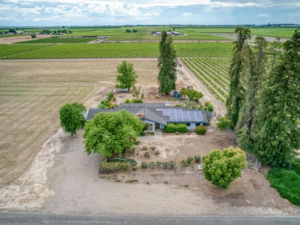 13555 S De Wolf Ave, Selma, CA 93662