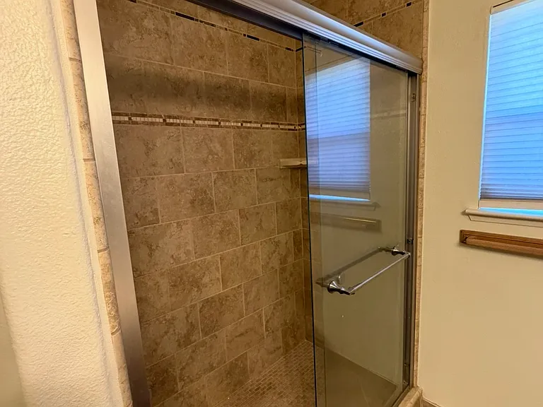 2273 N Babigian Ave — Photo 10