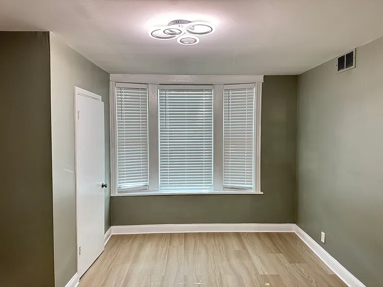 2545 N Springfield Ave #2 — Photo 6