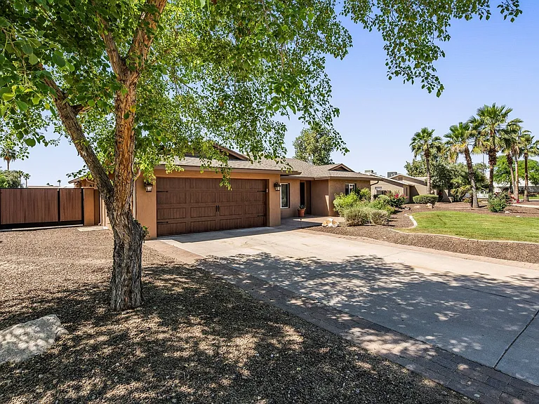 4909 E Sweetwater Ave — Photo 3