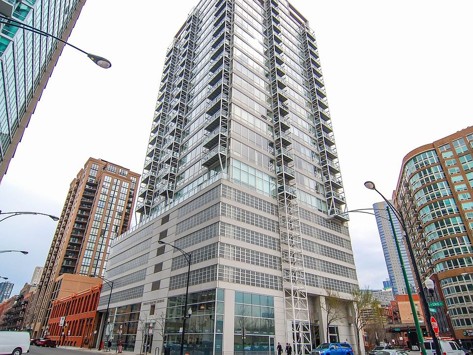 1st image of 653 N Kingsbury St APT 1402