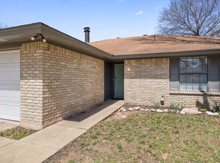2804 S Meadow Dr, Fort Worth, TX 76133