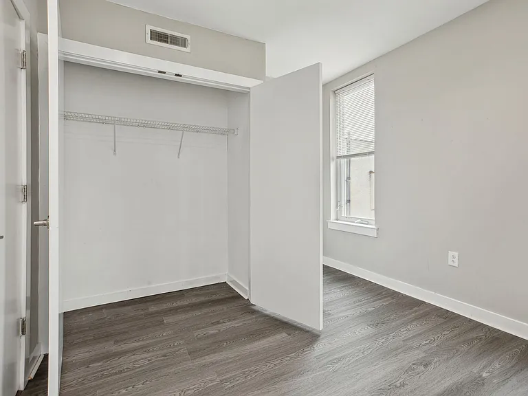 3044 Richmond St #7 — Photo 17