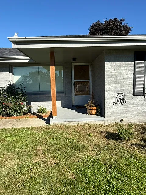 4 bed, 2048 sqft, $2,450 — Photo 2