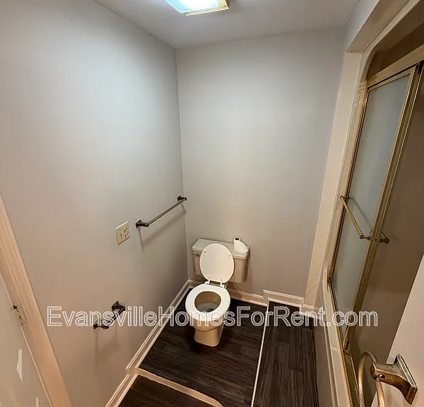 400 S Bosse Ave — Photo 7