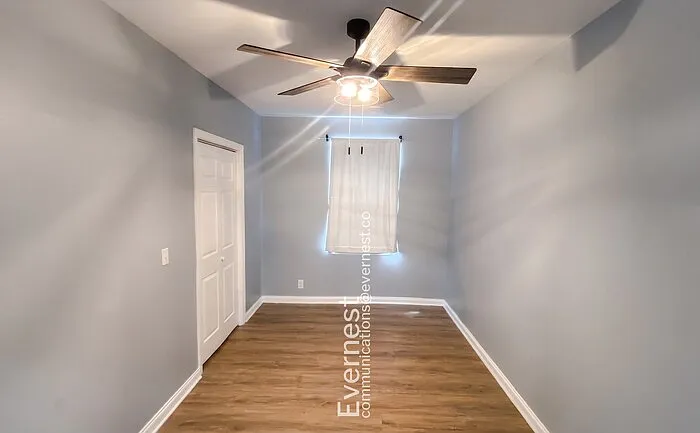 2311 Fairleigh St — Photo 5