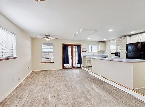 3rd image of 713 1/2 Waltham St
